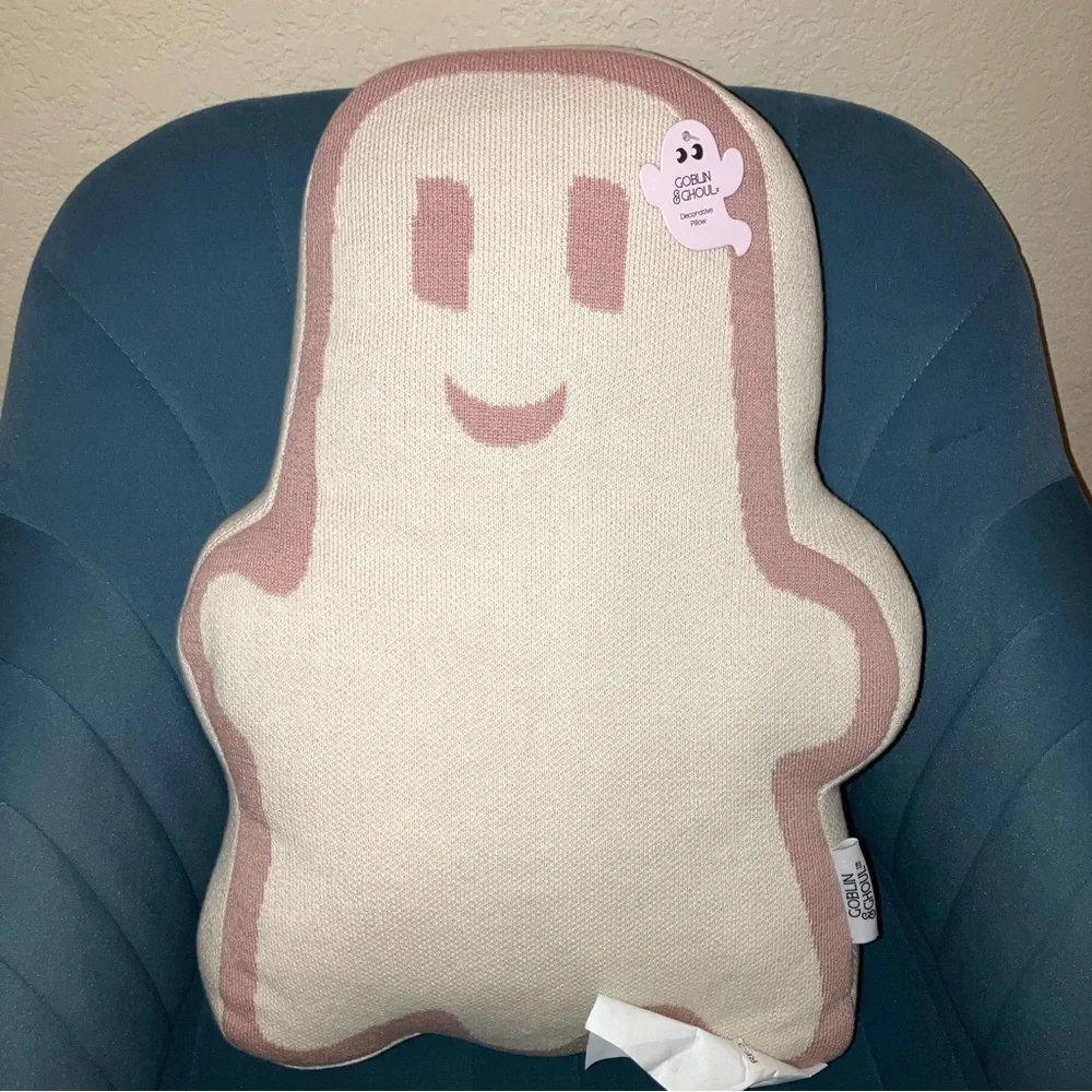 NWT Golbin & Ghoul Halloween Ghost Smiling Pillow